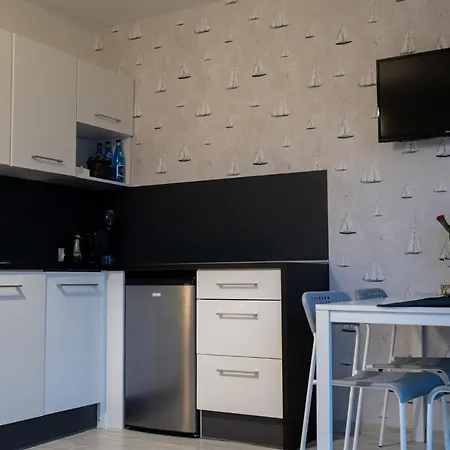 Marina アパート カルビア