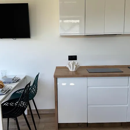 Marina アパート カルビア